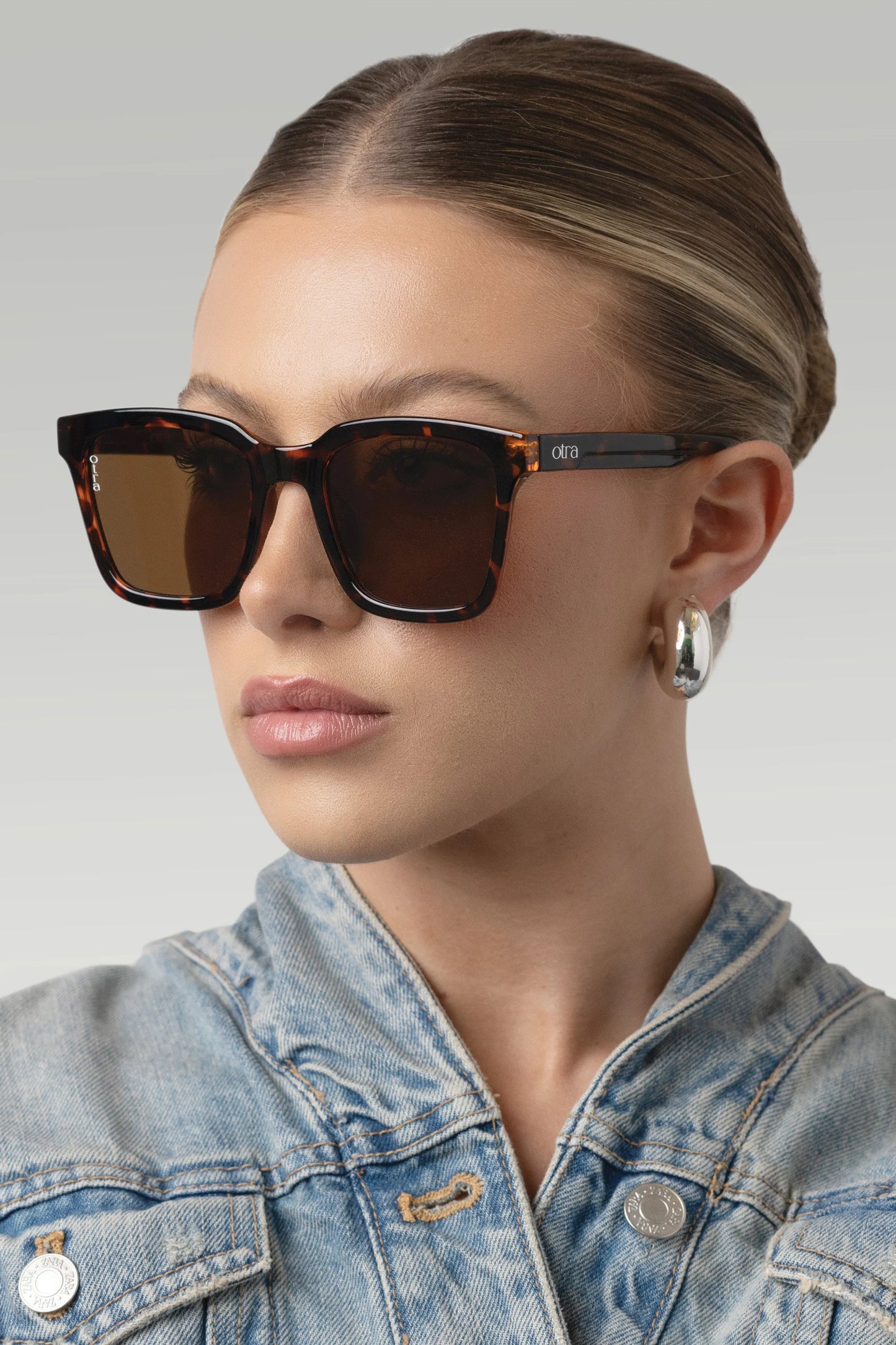 Fyn | Otra Tortoiseshell Oversized Classic Square Sunglasses