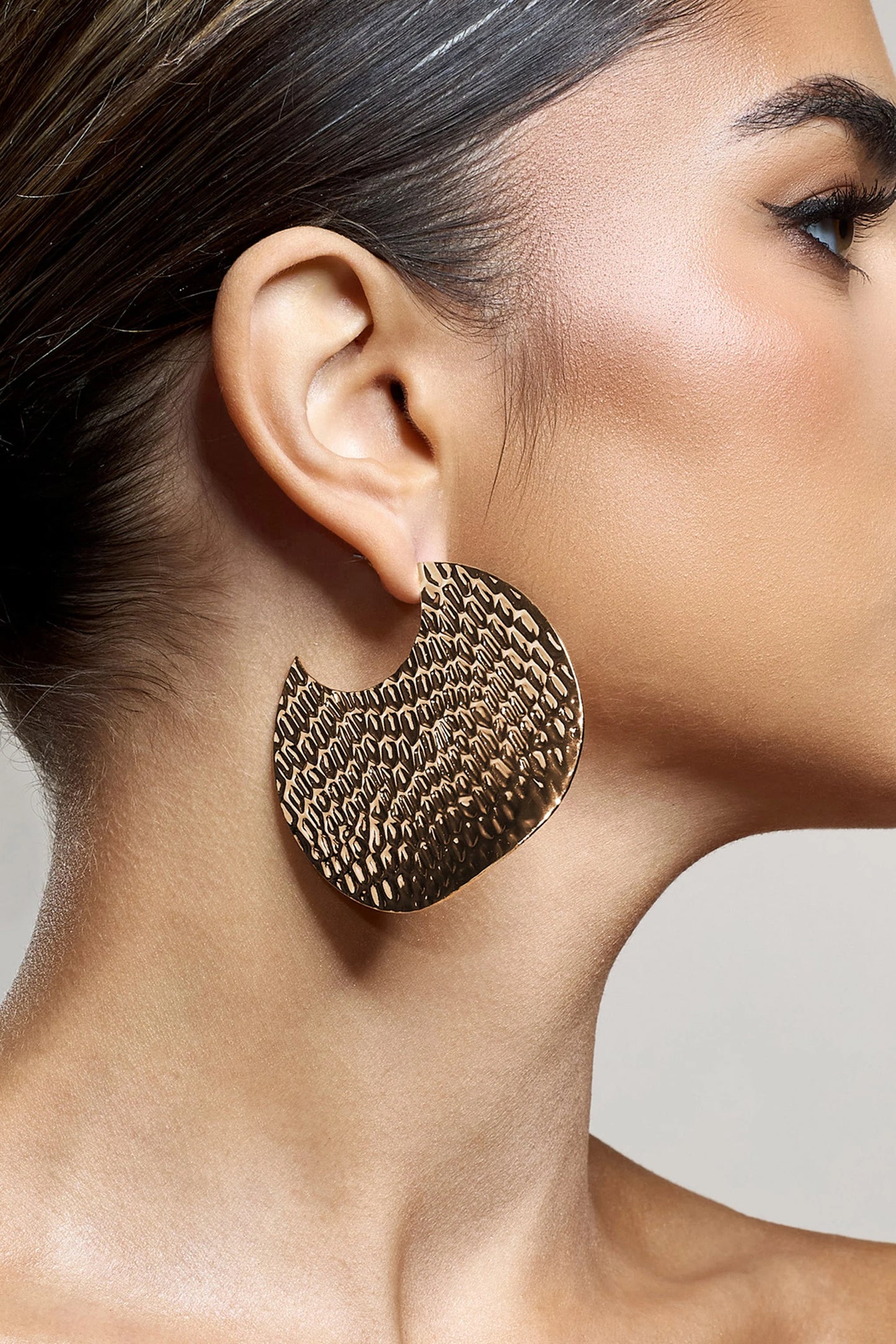 Iman | Gold Hammered Disc Earrings