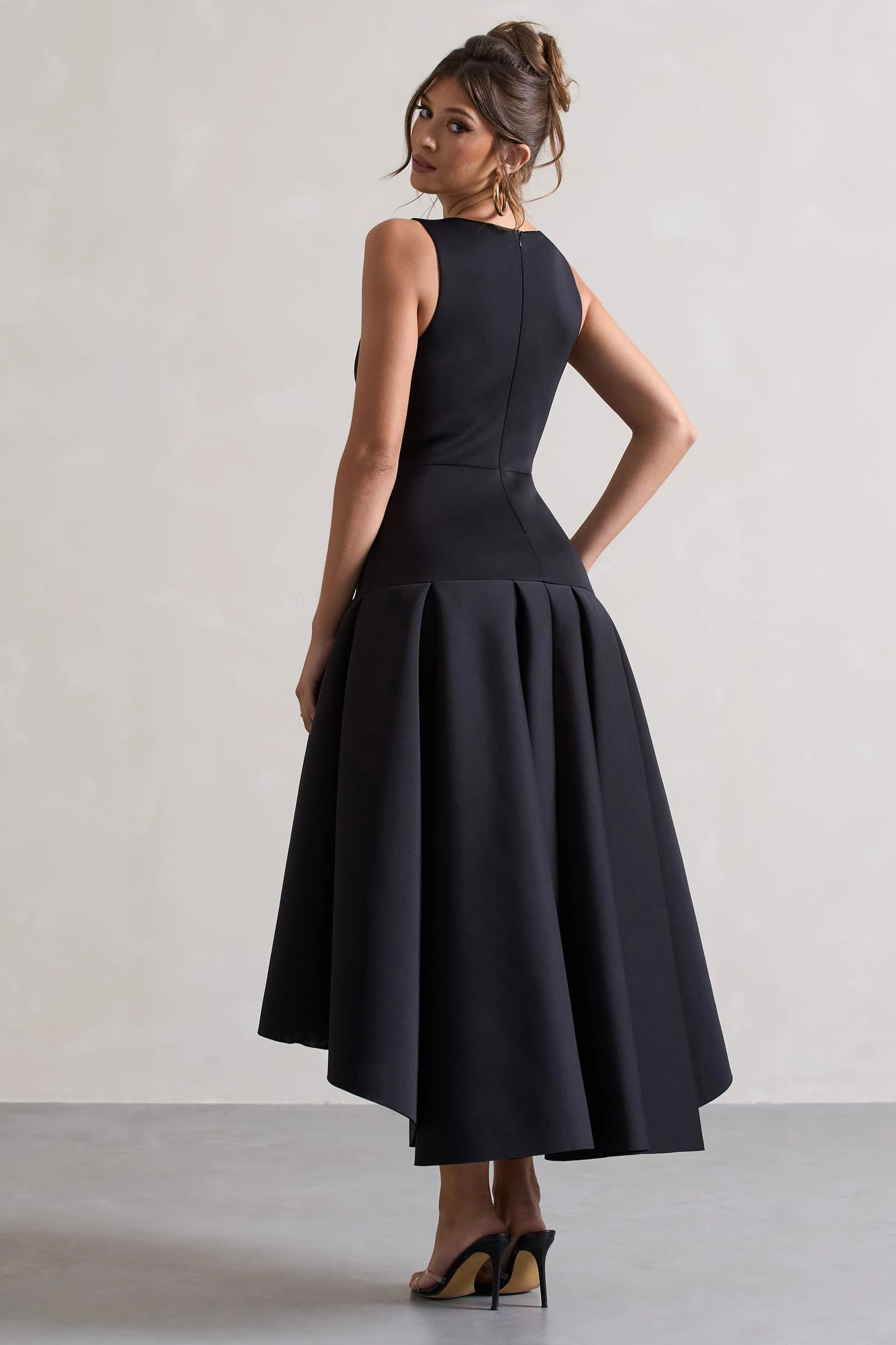 Amoret | Black Plunge-Neck Maxi Dress With Volume Hem