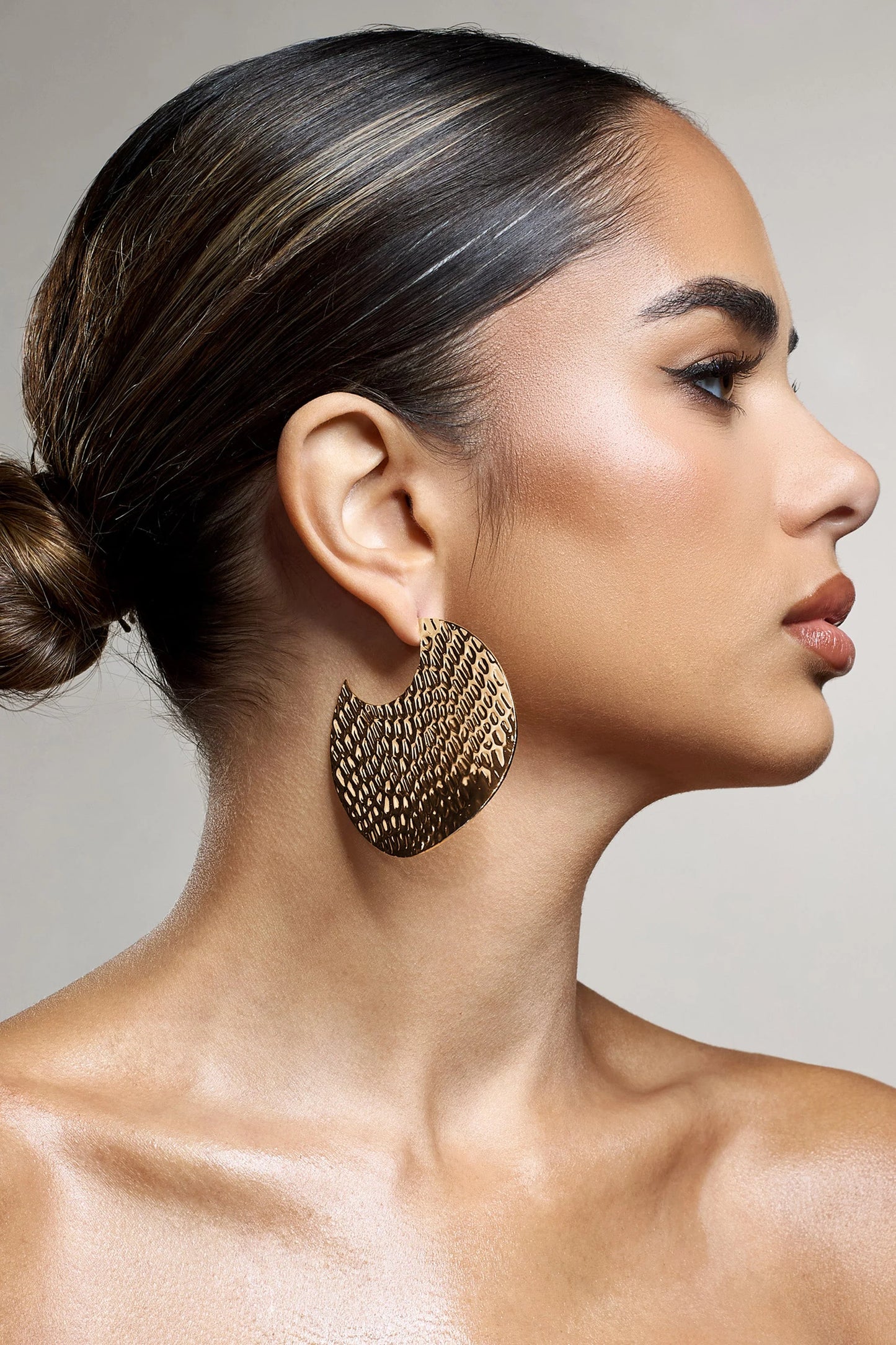 Iman | Gold Hammered Disc Earrings