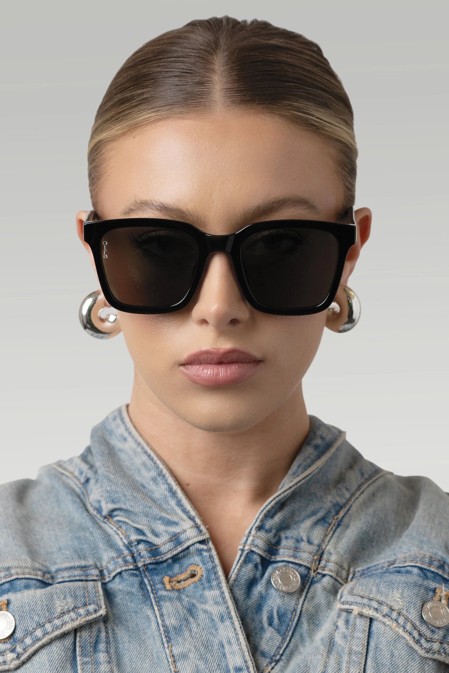 Fyn | Otra Black Oversized Classic Square Sunglasses