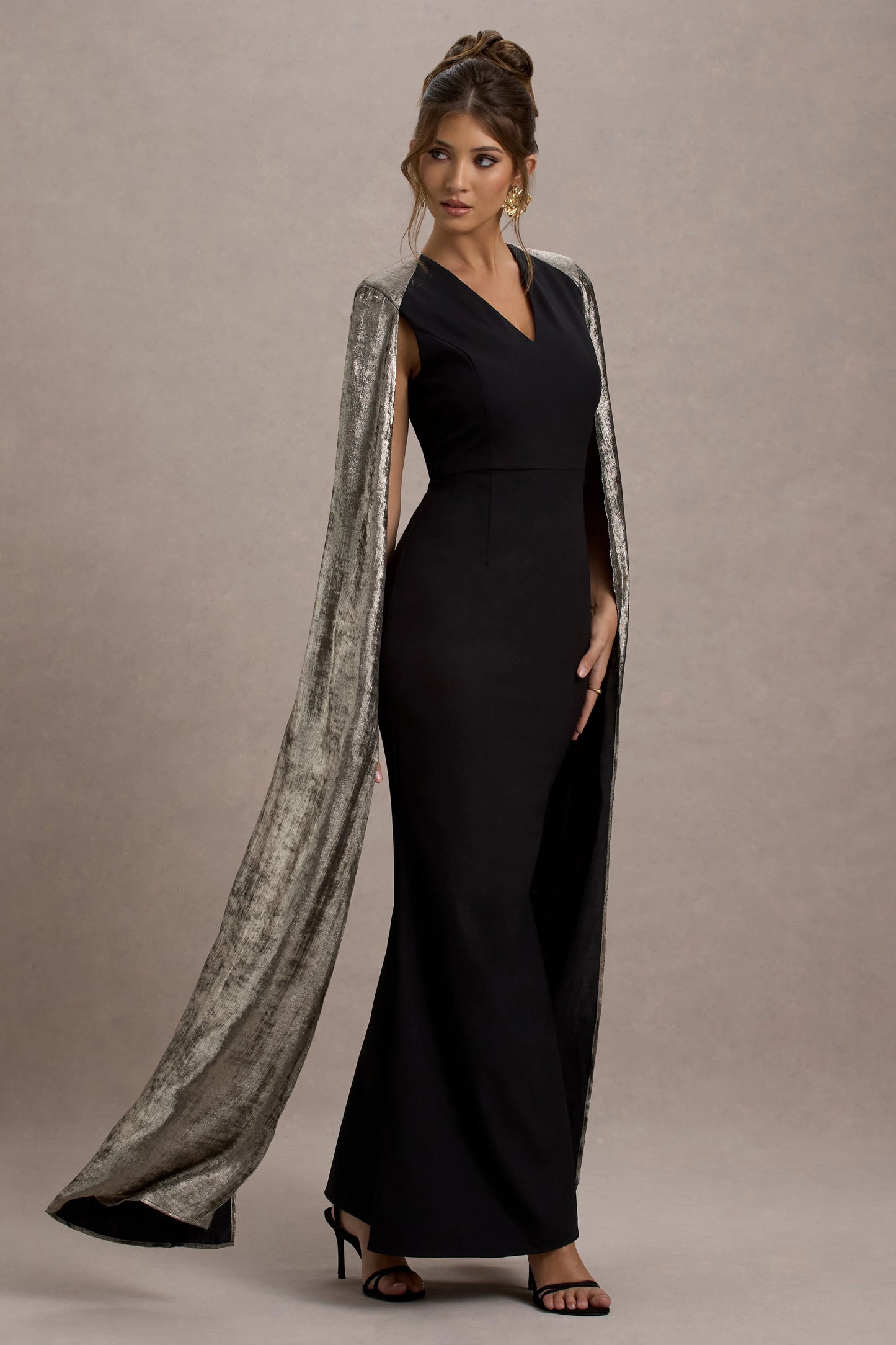 Ilenia | Black V-Neck Maxi Dress With Metallic Cape