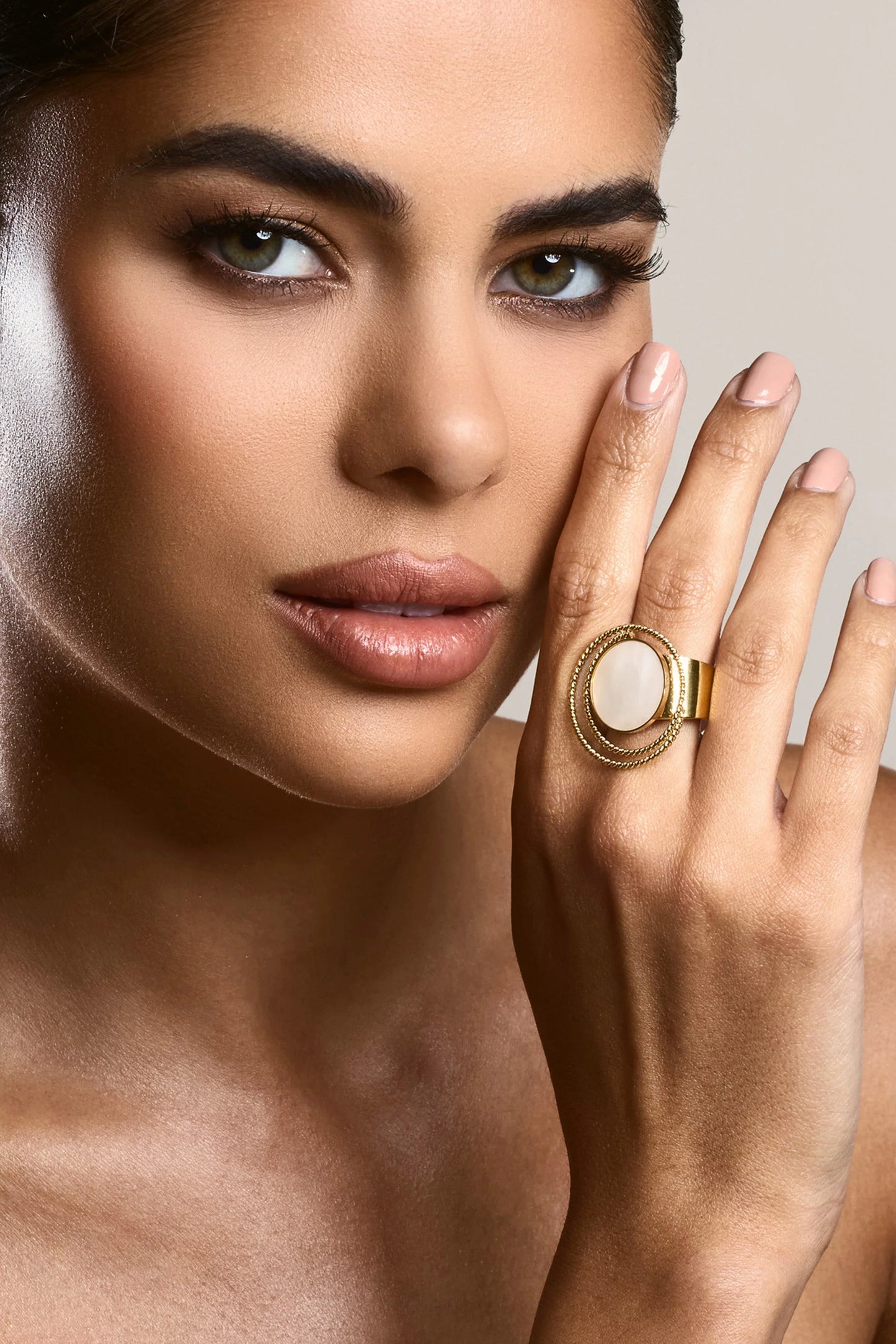 Arista | Gold Adjustable Pearl Pendant Ring